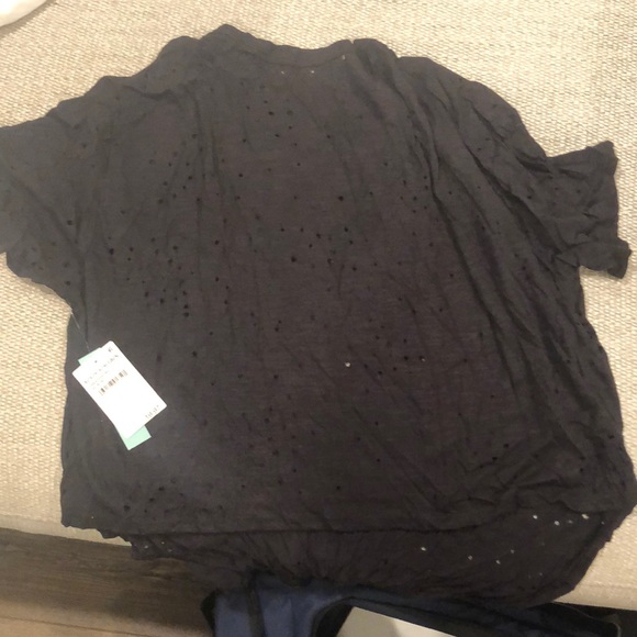 Abound hole rustic tee - Picture 2 of 3